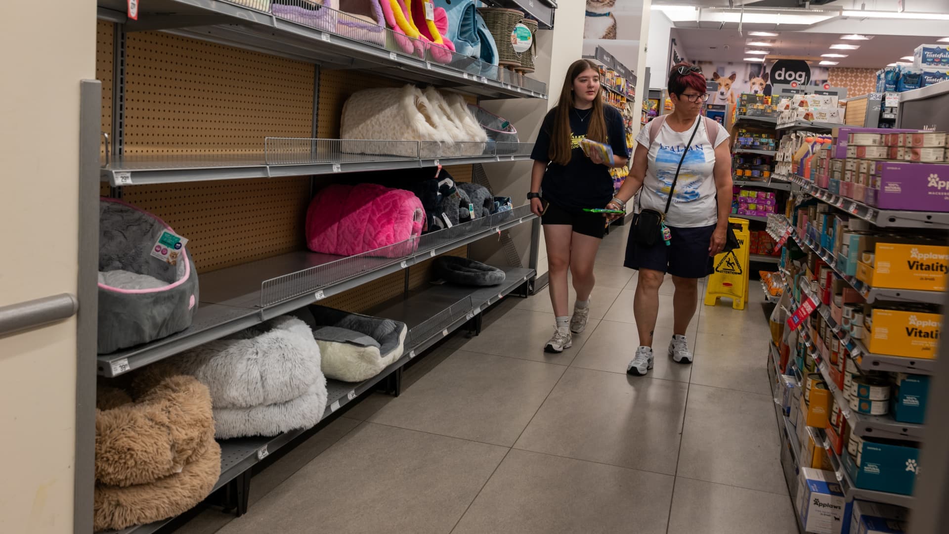 Consumer confidence is lower than expected as Wall Street braces for shutdown data blackout