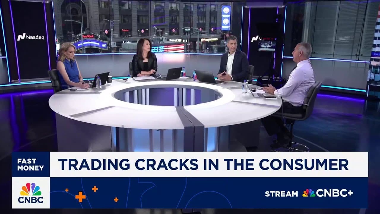 'Fast Money' traders talk market impacts of cracks in the consumer