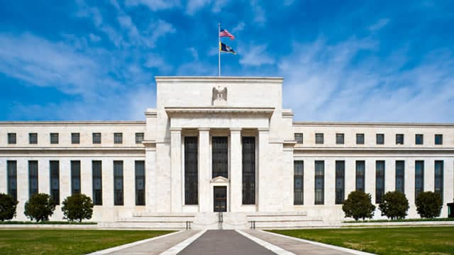 Fed officials divided over December rate cut, meeting minutes show